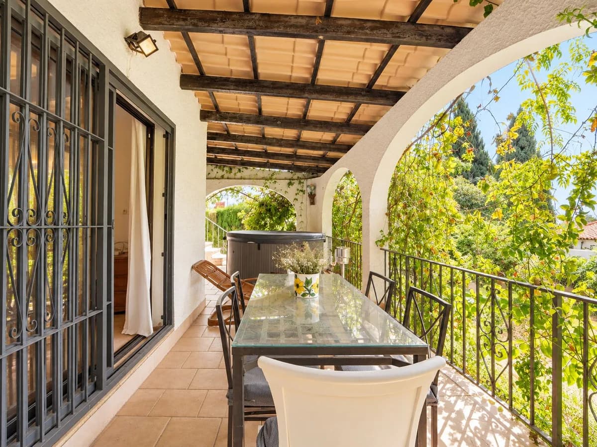 4 Bedroom Detached Villa for Sale in Marbella, Málaga