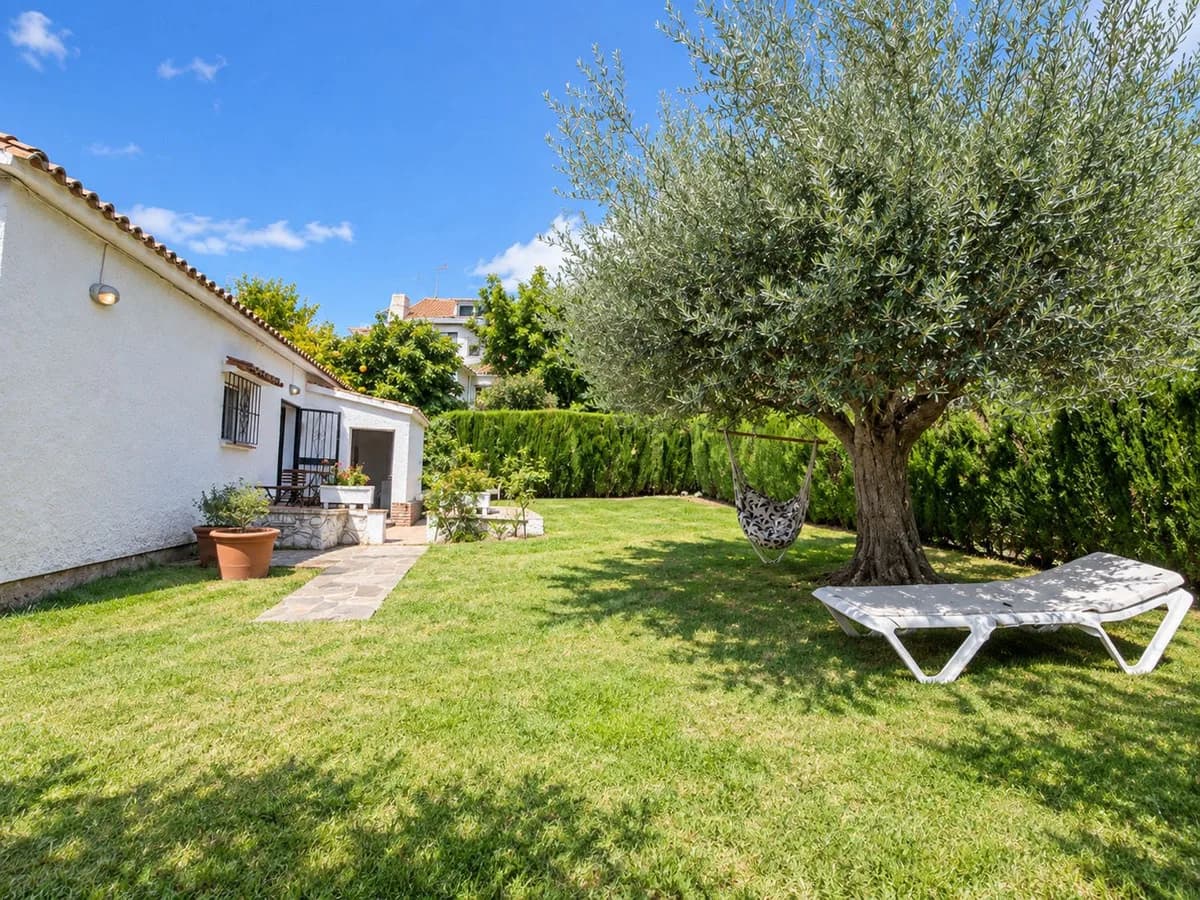 4 Bedroom Detached Villa for Sale in Marbella, Málaga - Image 6