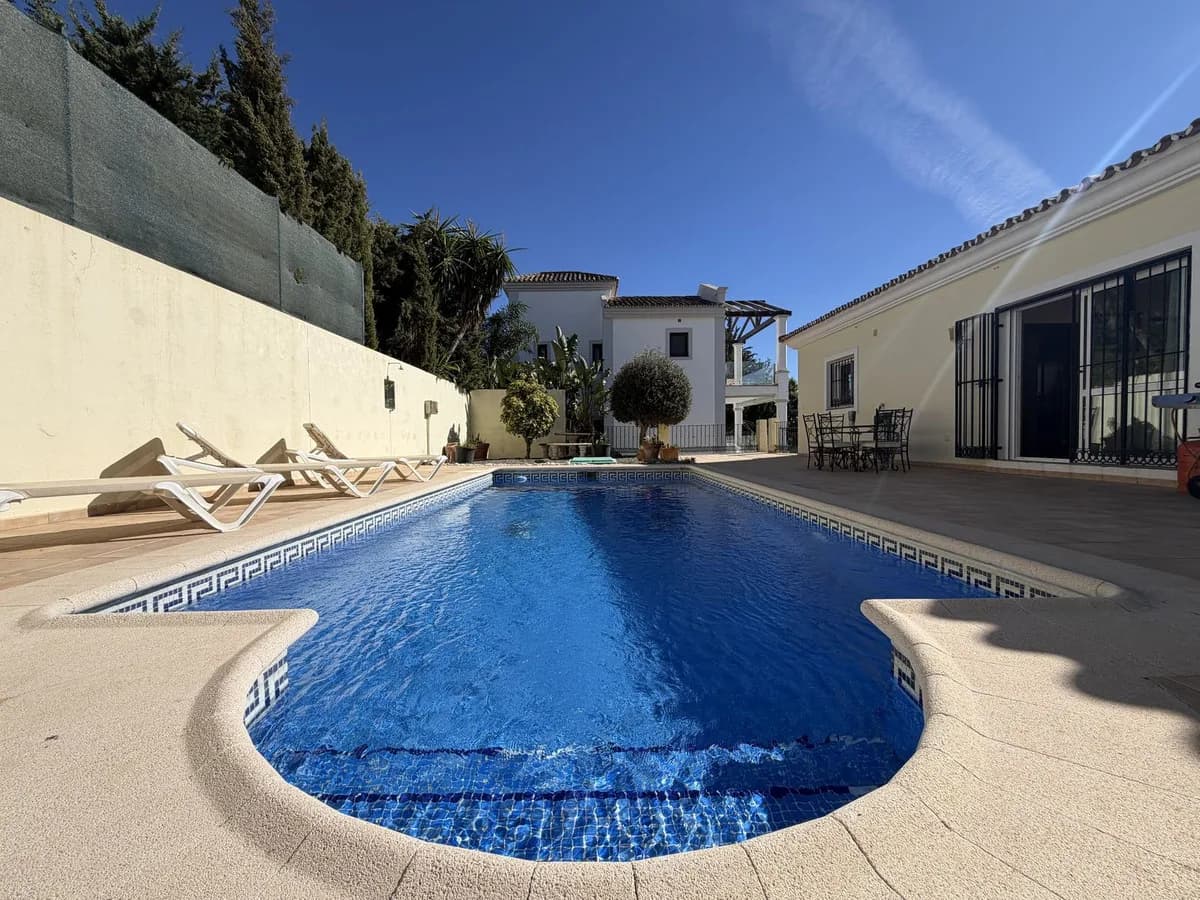4 Bedroom Detached Villa for Sale in Valle Romano, Málaga - Image 2