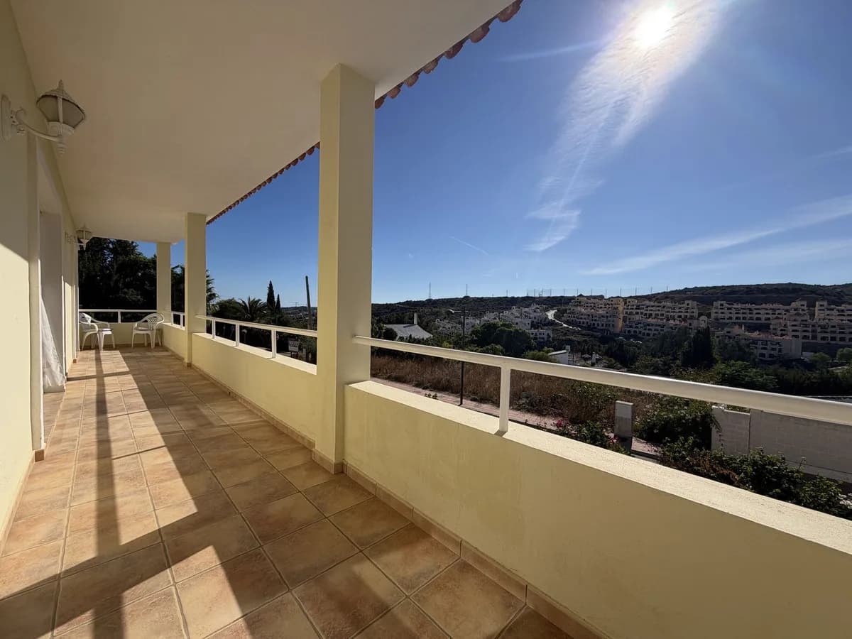 4 Bedroom Detached Villa for Sale in Valle Romano, Málaga - Image 4