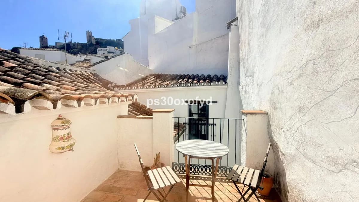 4 Bedroom Townhouse for Sale in Casares Pueblo, Málaga - Image 6