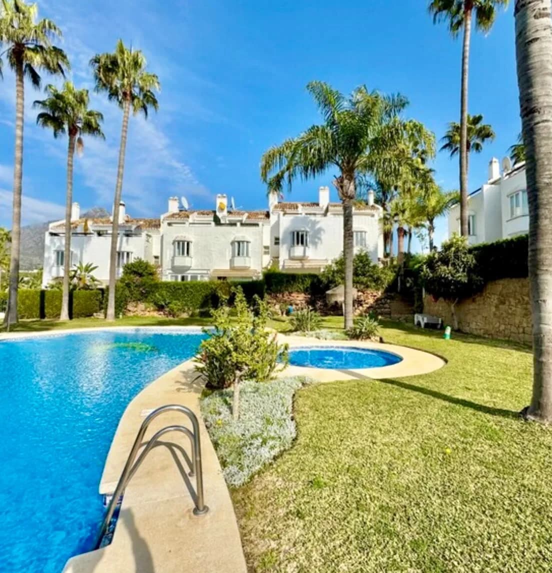 3 Bedroom Townhouse for Sale in The Golden Mile, Málaga