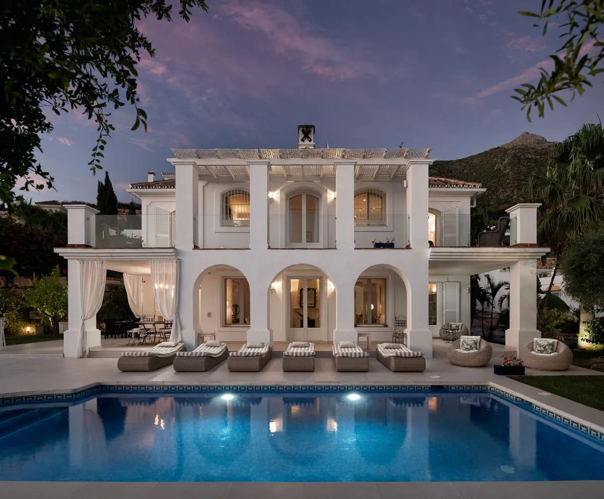 4 Bedroom Detached Villa for Sale in Istán, Málaga
