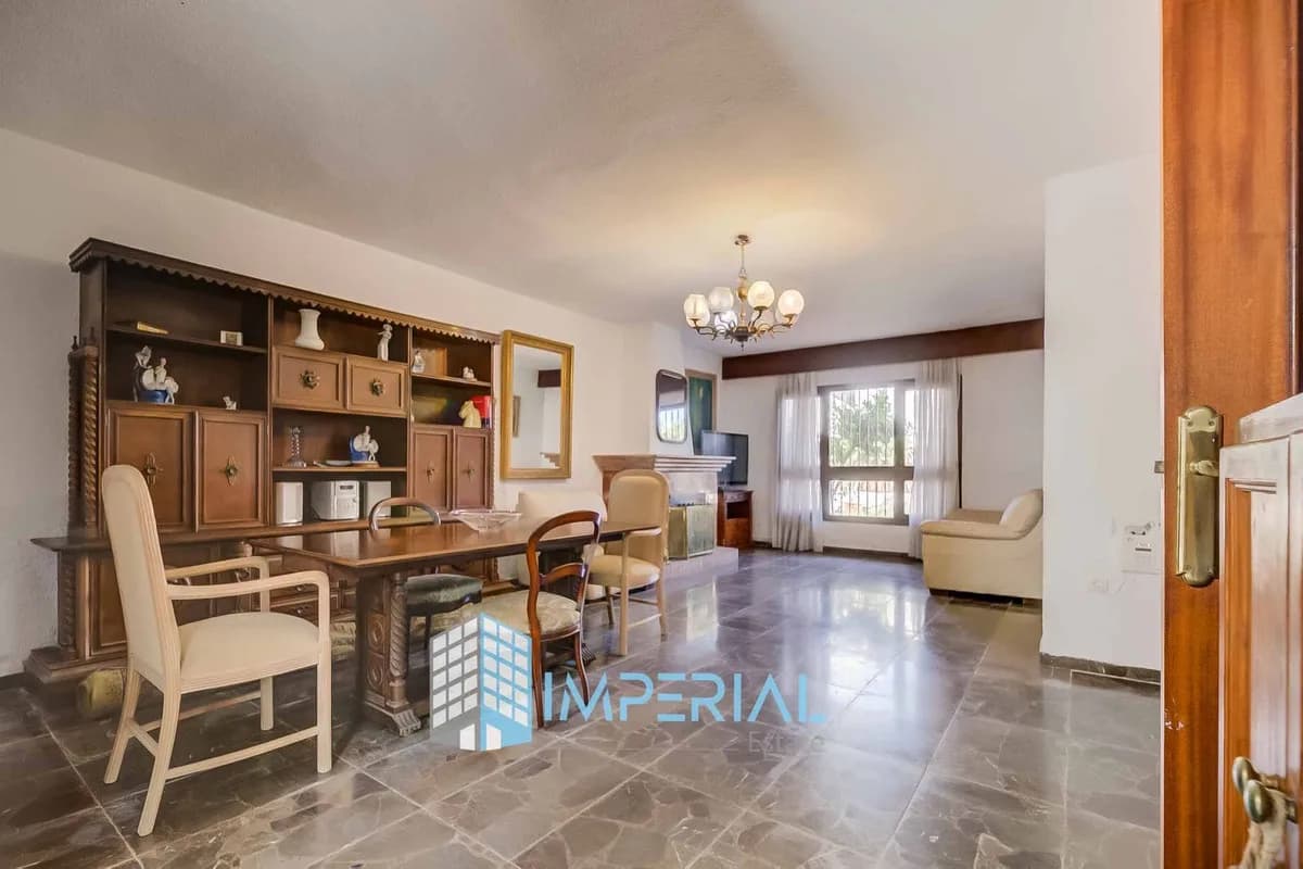 4 Bedroom Townhouse for Sale in Fuengirola, Málaga - Image 5
