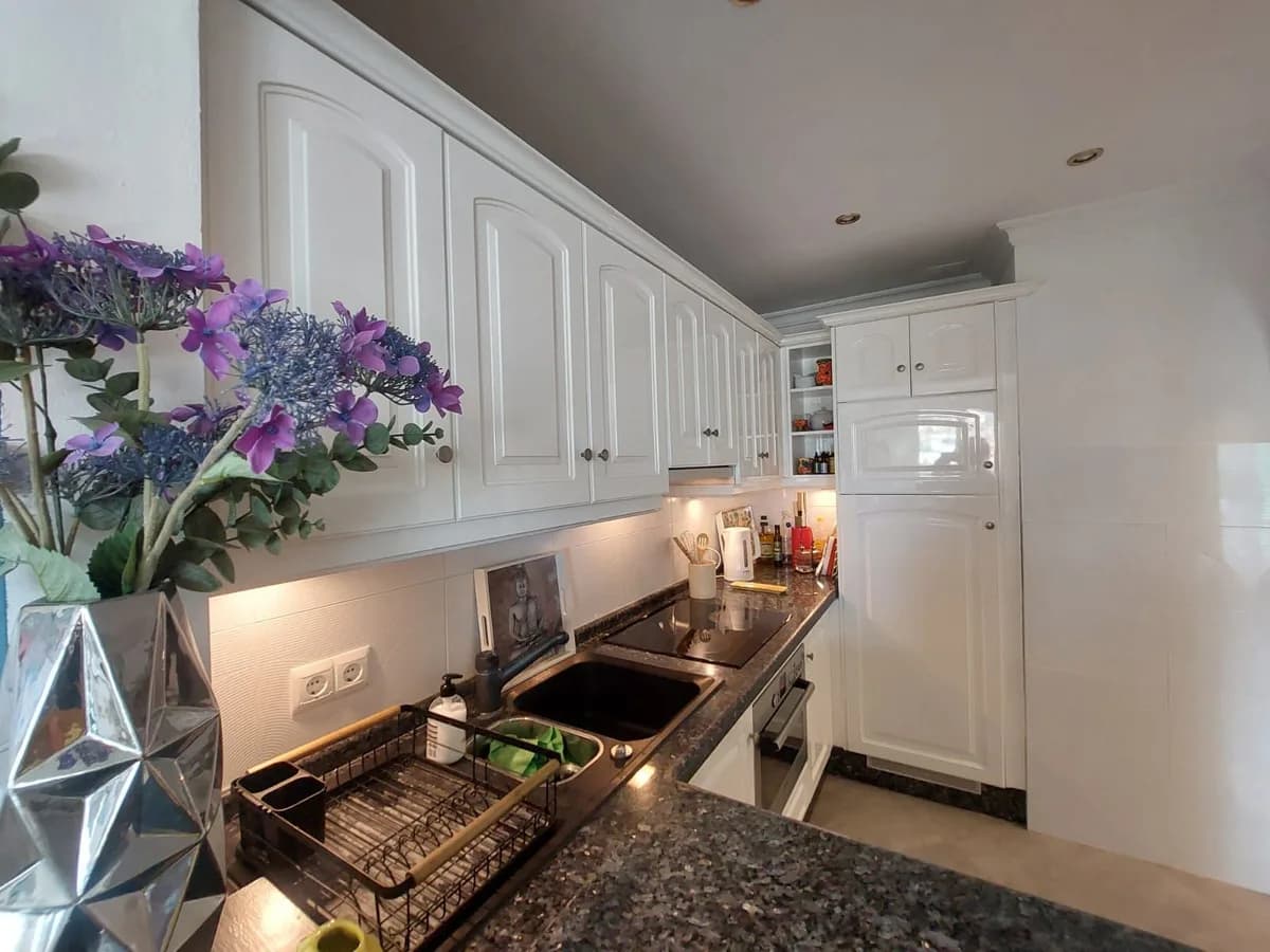 3 Bedroom Townhouse for Sale in El Paraiso, Málaga - Image 7