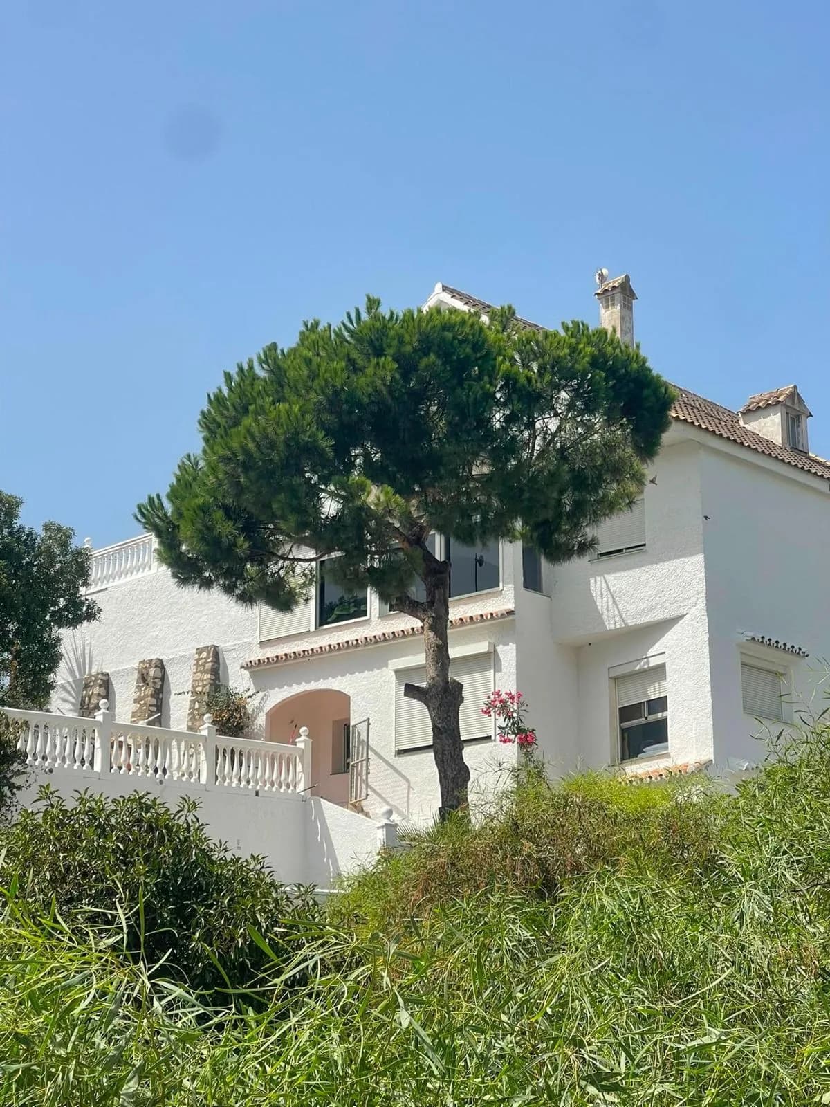 6 Bedroom Detached Villa for Sale in El Faro, Málaga - Image 2