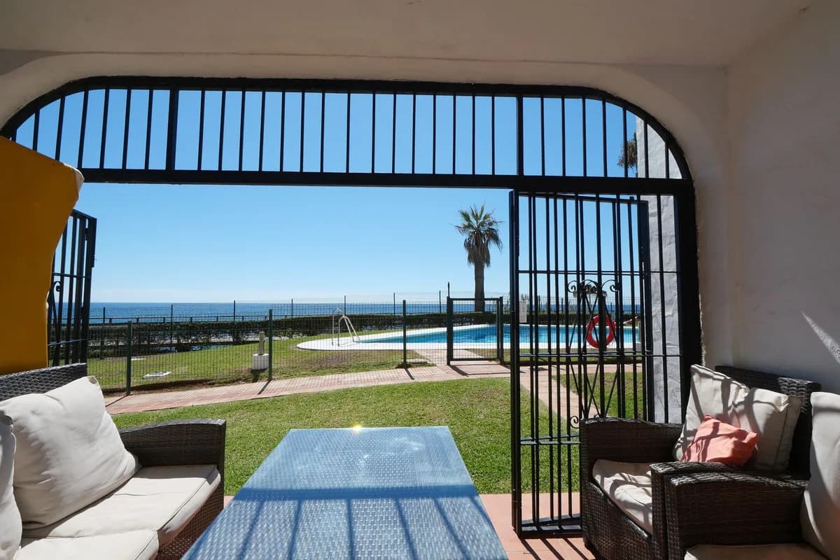 2 Bedroom Townhouse for Sale in Calahonda, Málaga - Image 4