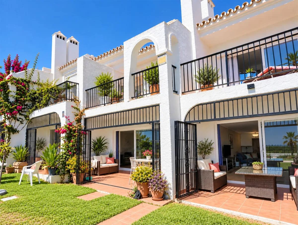 2 Bedroom Townhouse for Sale in Calahonda, Málaga - Image 8