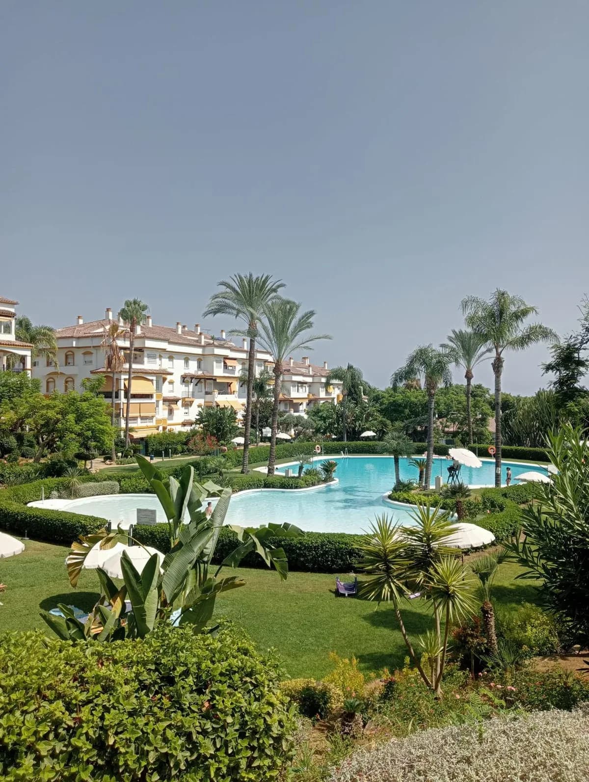 2 Bedroom Middle Floor Apartment for Sale in Marbella, Málaga