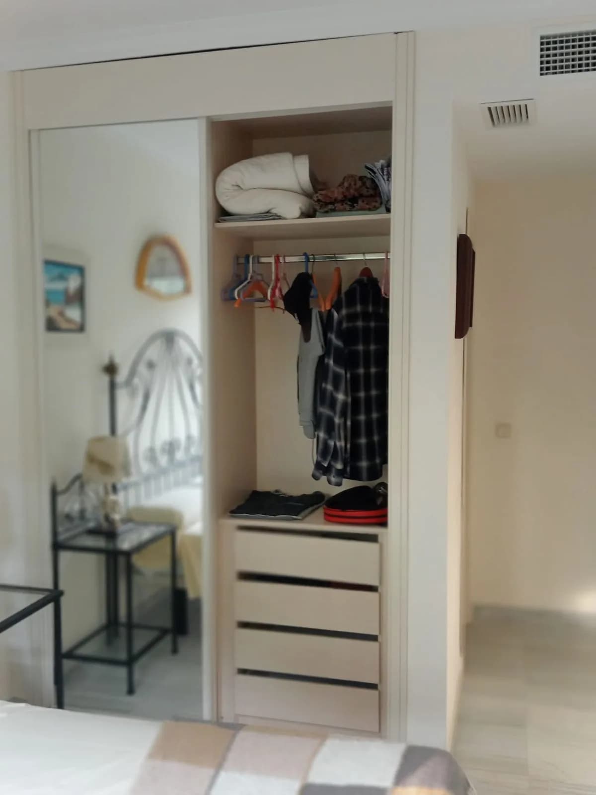 2 Bedroom Middle Floor Apartment for Sale in Marbella, Málaga - Image 5