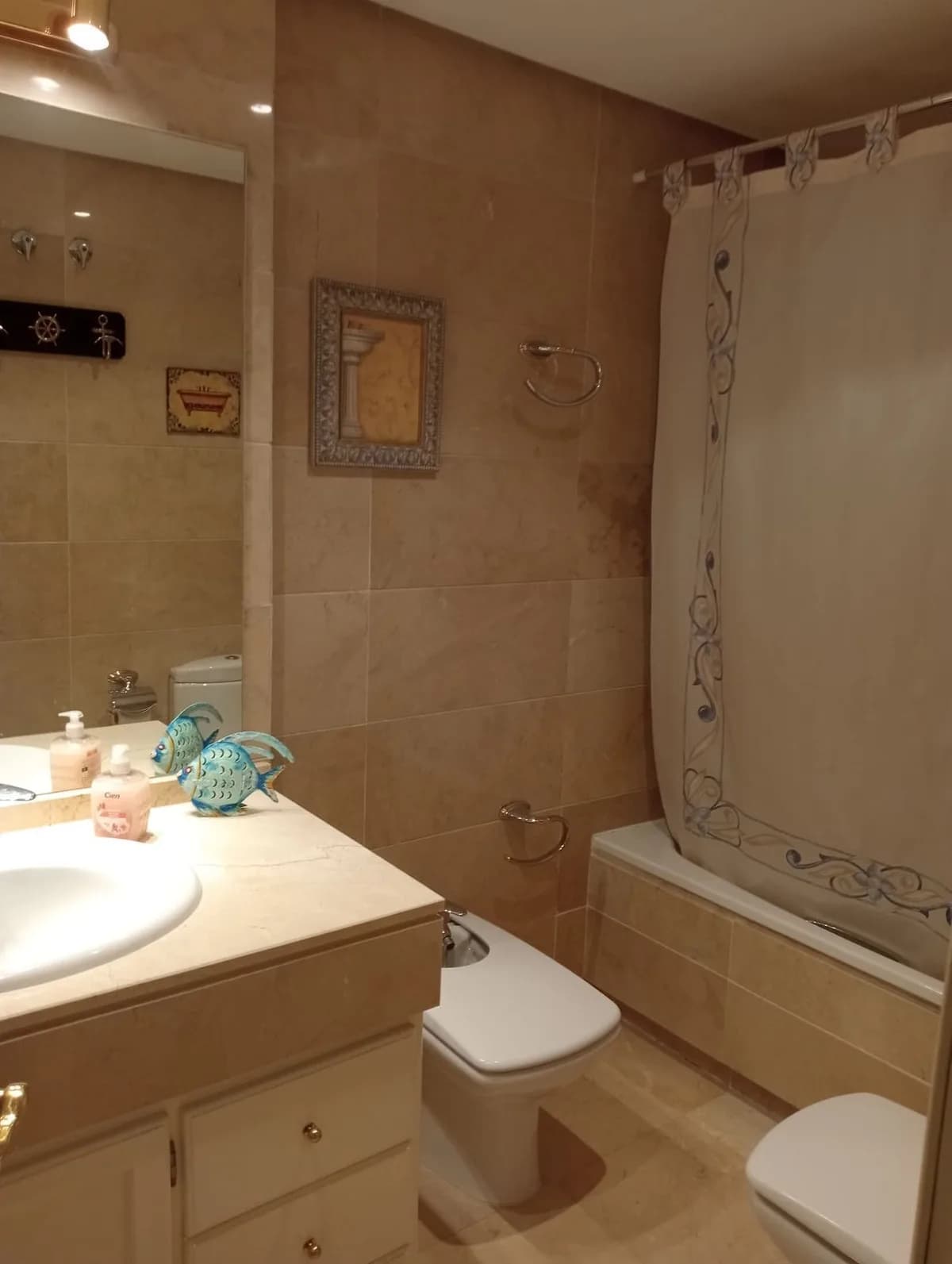 2 Bedroom Middle Floor Apartment for Sale in Marbella, Málaga - Image 8