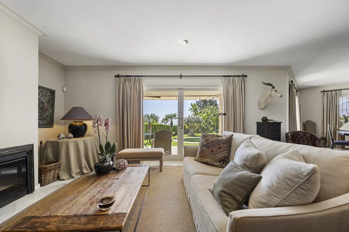 2 Bedroom Detached Villa for Sale in Marbella, Málaga - Image 4
