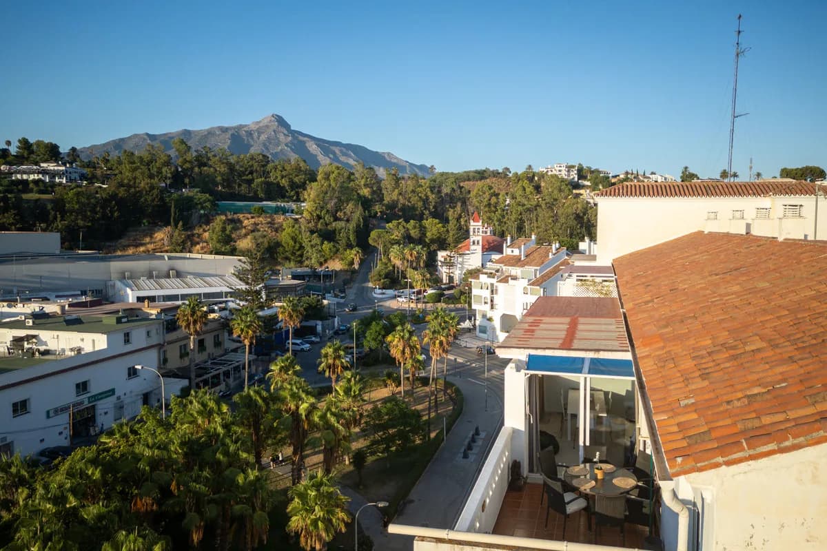 3 Bedroom Penthouse for Sale in La Campana, Málaga - Image 2