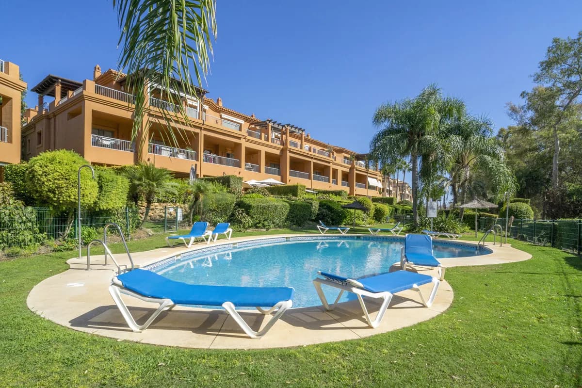 2 Bedroom Ground Floor Apartment for Sale in Estepona, Málaga