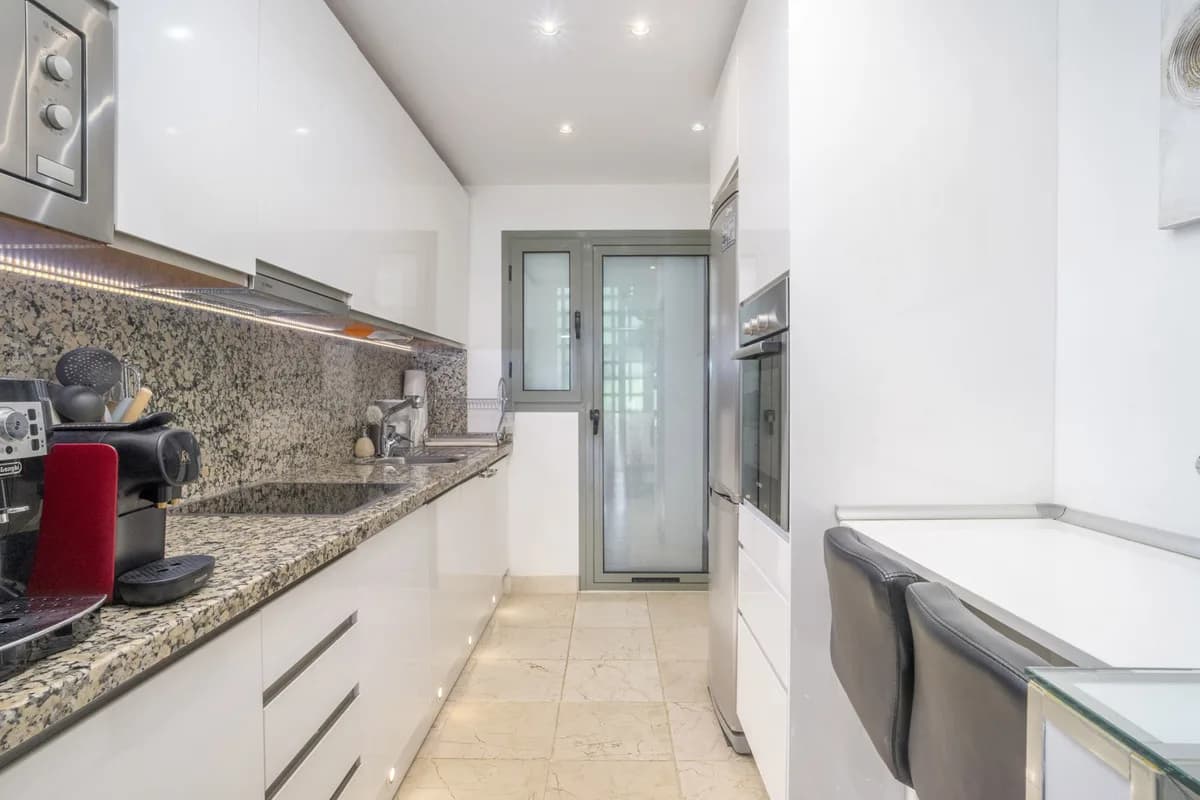 2 Bedroom Ground Floor Apartment for Sale in Estepona, Málaga - Image 5