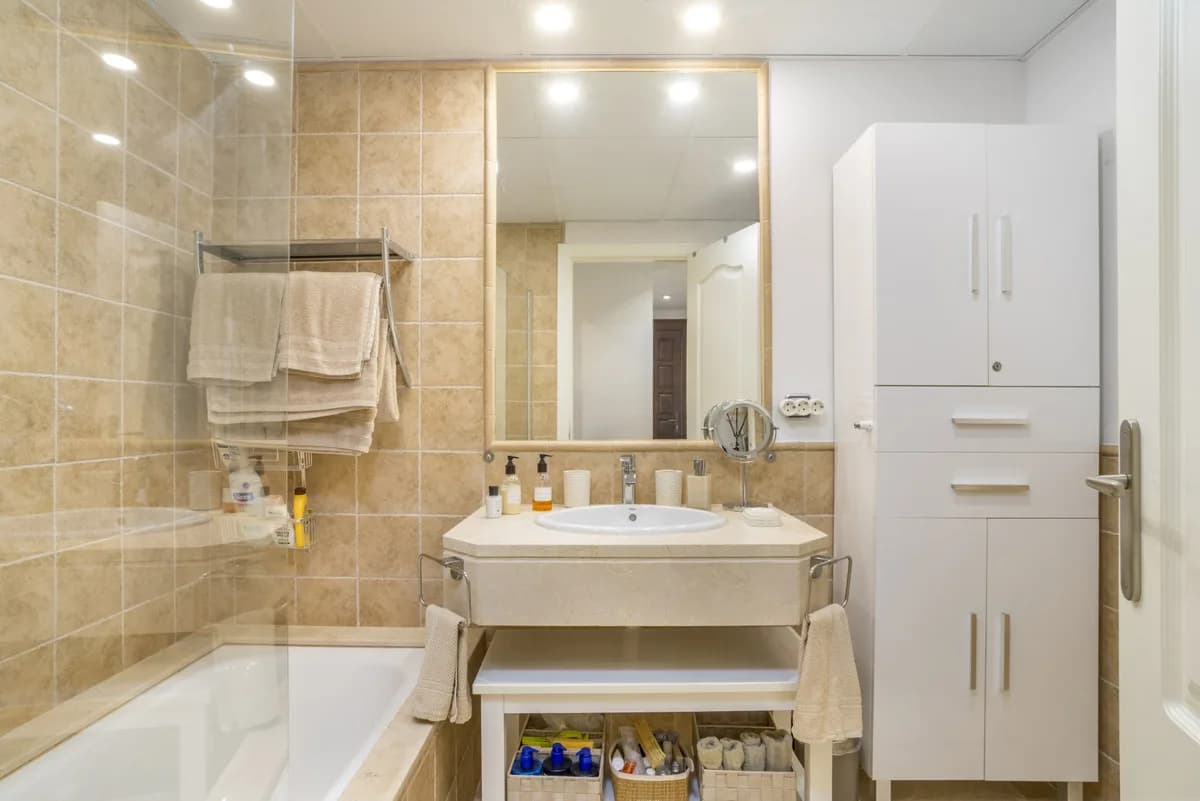 2 Bedroom Ground Floor Apartment for Sale in Estepona, Málaga - Image 9