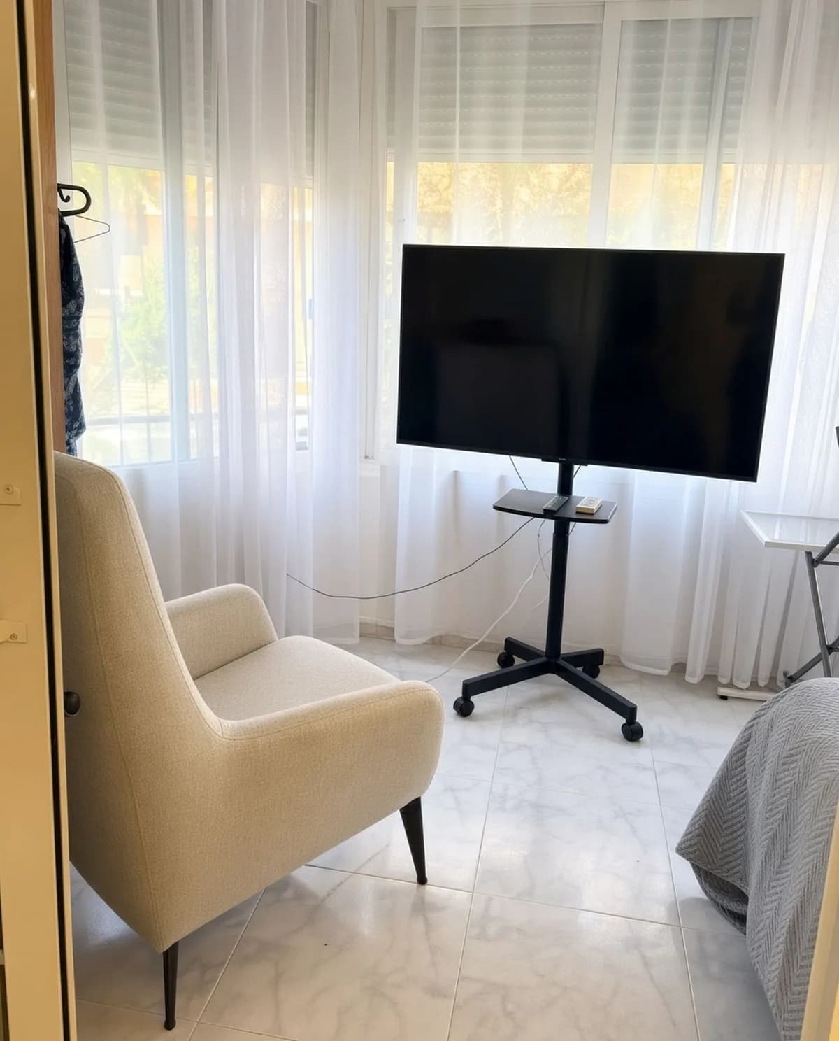 1 Bedroom Middle Floor Apartment for Sale in Marbella, Málaga - Image 6