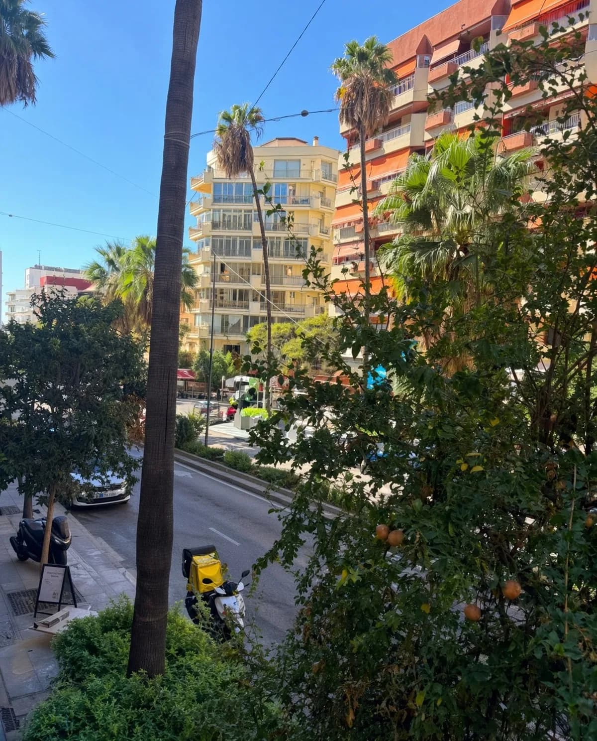 1 Bedroom Middle Floor Apartment for Sale in Marbella, Málaga - Image 9