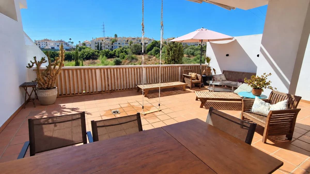 2 Bedroom Ground Floor Apartment for Sale in Miraflores, Málaga