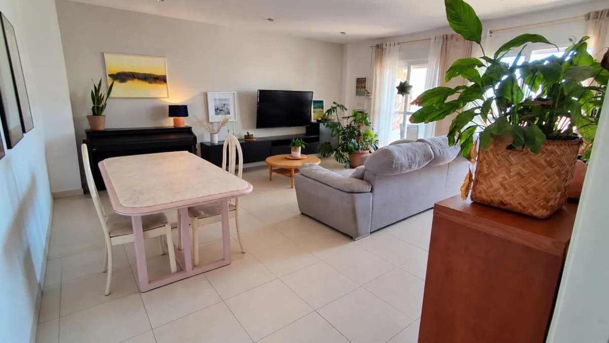 2 Bedroom Ground Floor Apartment for Sale in Miraflores, Málaga - Image 6