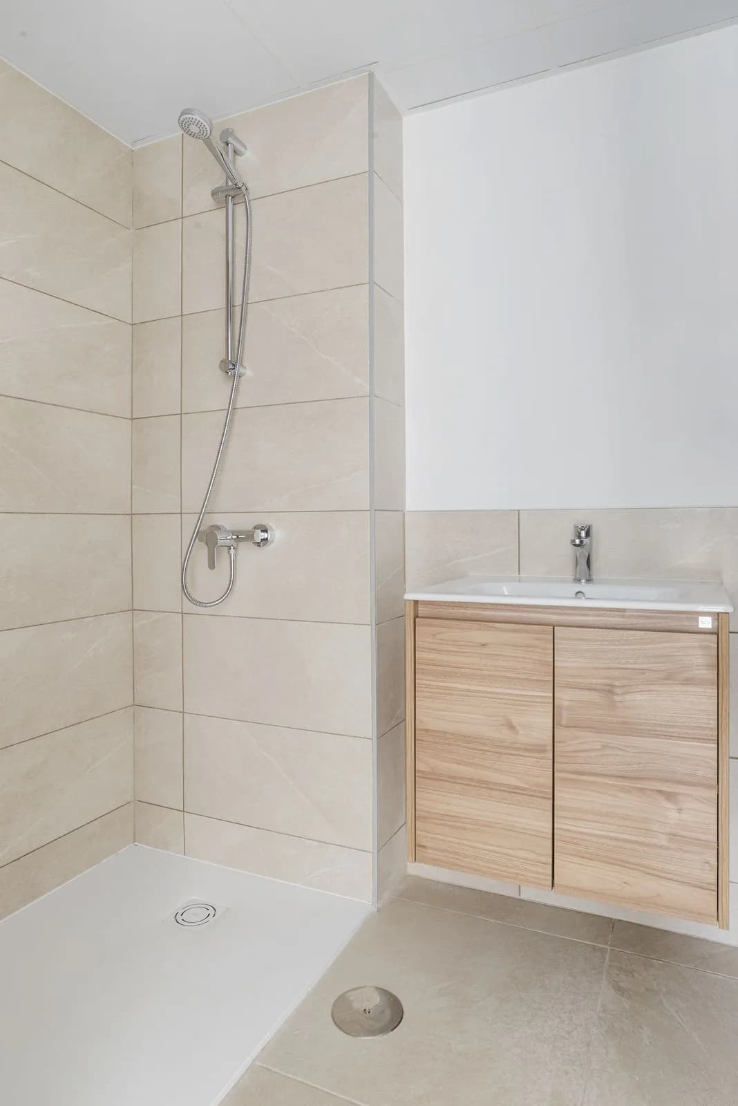 2 Bedroom Middle Floor Apartment for Sale in La Cala de Mijas, Málaga - Image 9