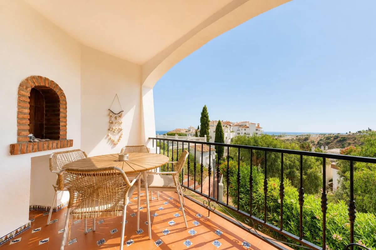 2 Bedroom Ground Floor Apartment for Sale in Riviera del Sol, Málaga - Image 2