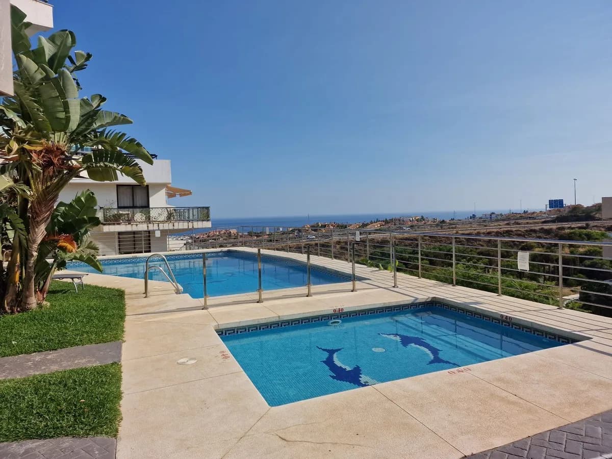 3 Bedroom Ground Floor Apartment for Sale in Riviera del Sol, Málaga - Image 2
