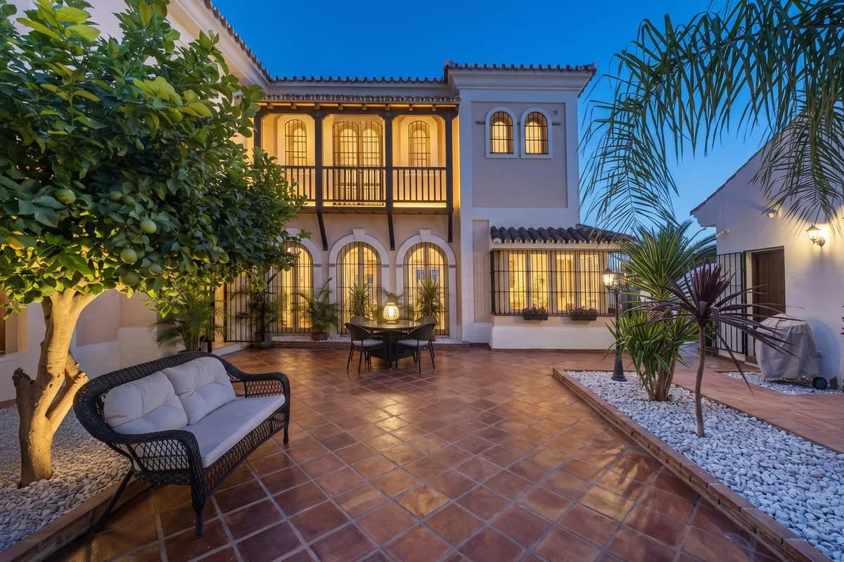 4 Bedroom Detached Villa for Sale in Mijas Golf, Málaga - Image 4