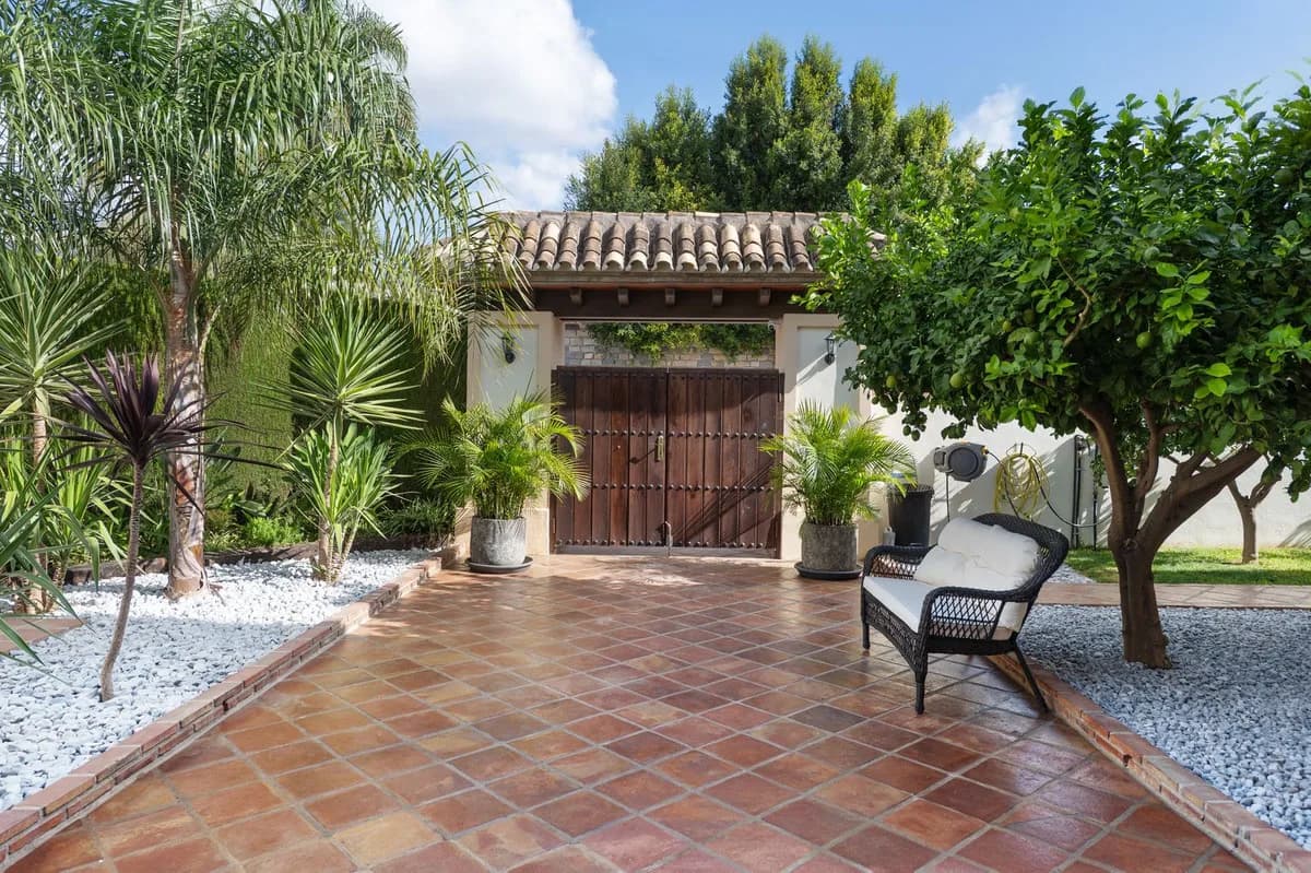 4 Bedroom Detached Villa for Sale in Mijas Golf, Málaga - Image 6
