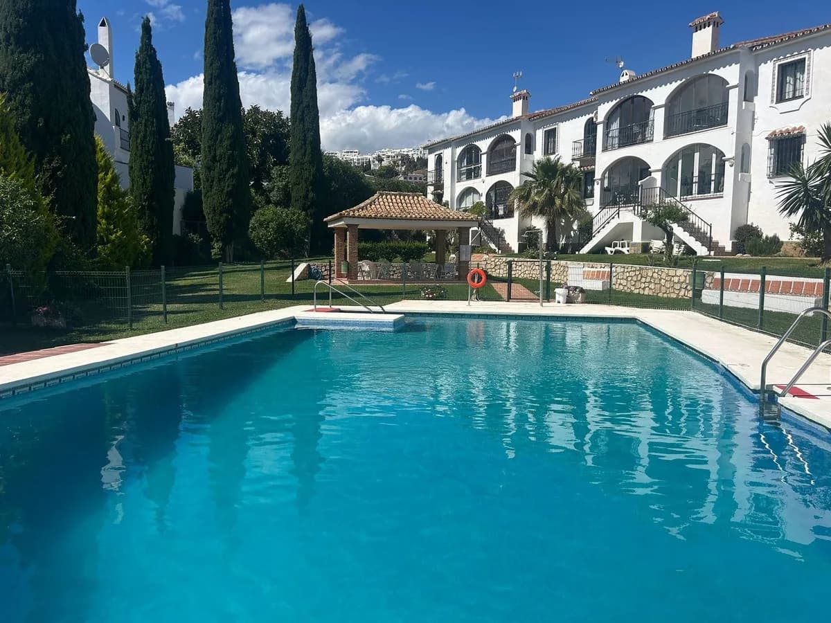 2 Bedroom Top Floor Apartment for Sale in Riviera del Sol, Málaga - Image 3