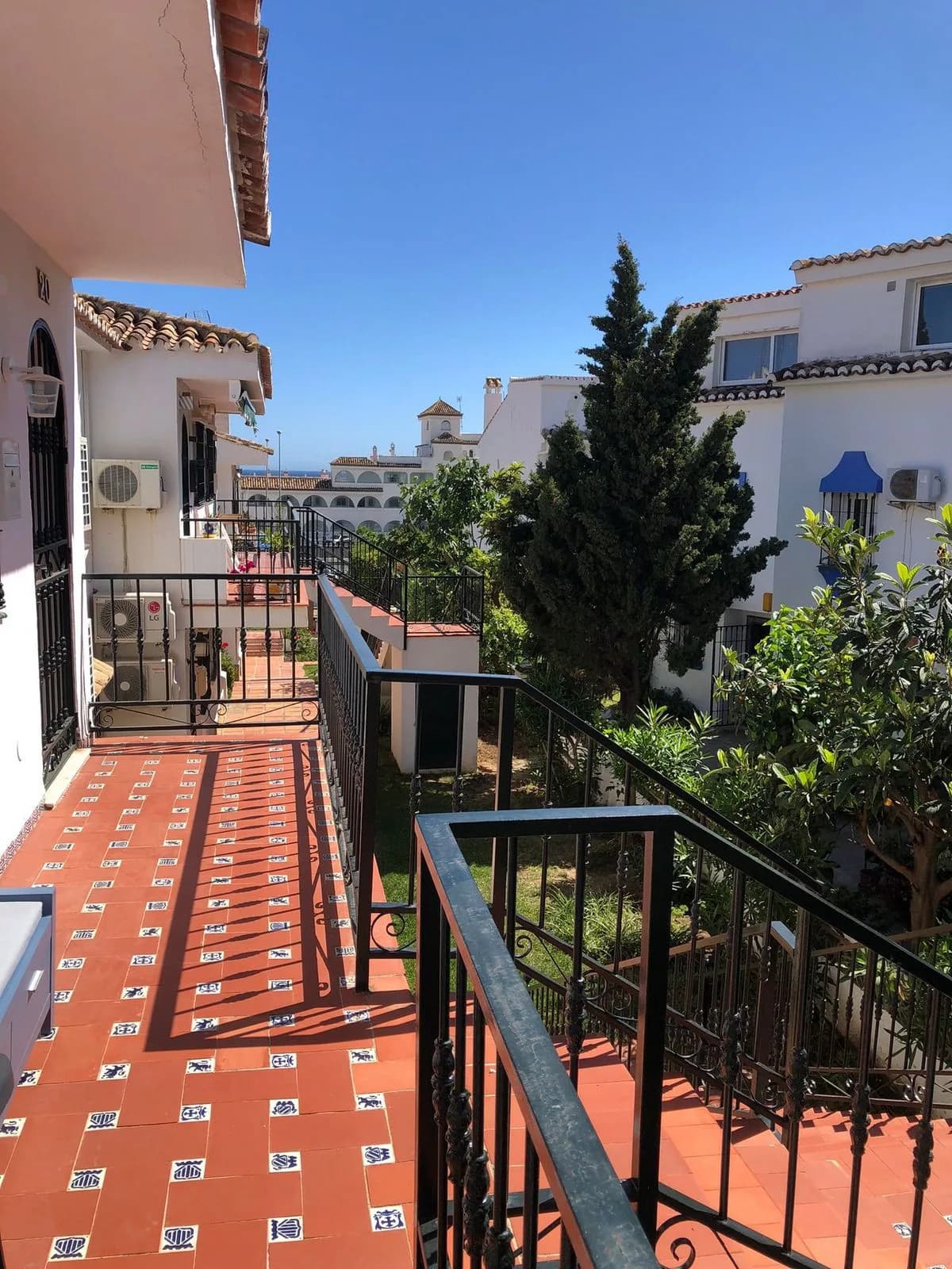 2 Bedroom Top Floor Apartment for Sale in Riviera del Sol, Málaga - Image 9