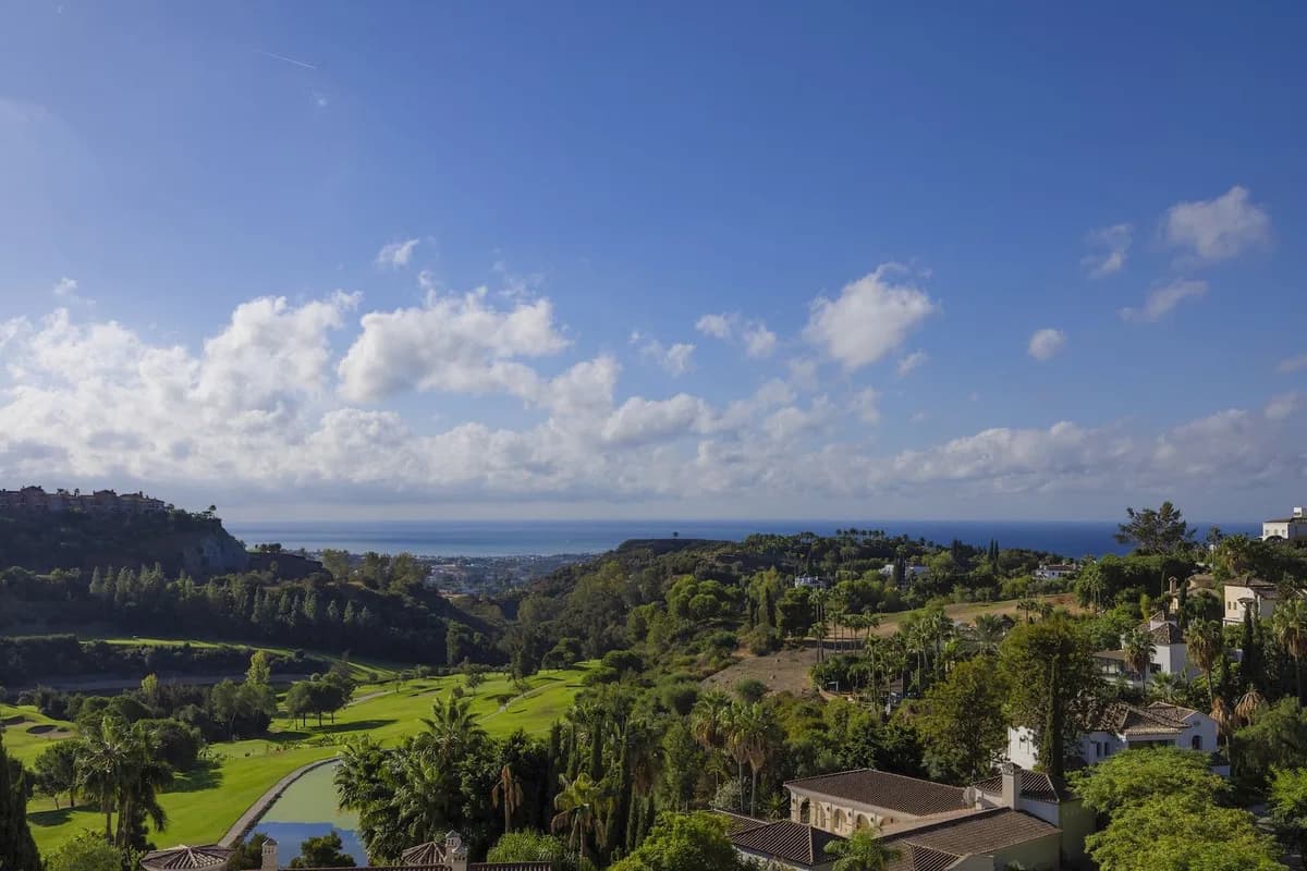 6 Bedroom Detached Villa for Sale in Benahavís, Málaga