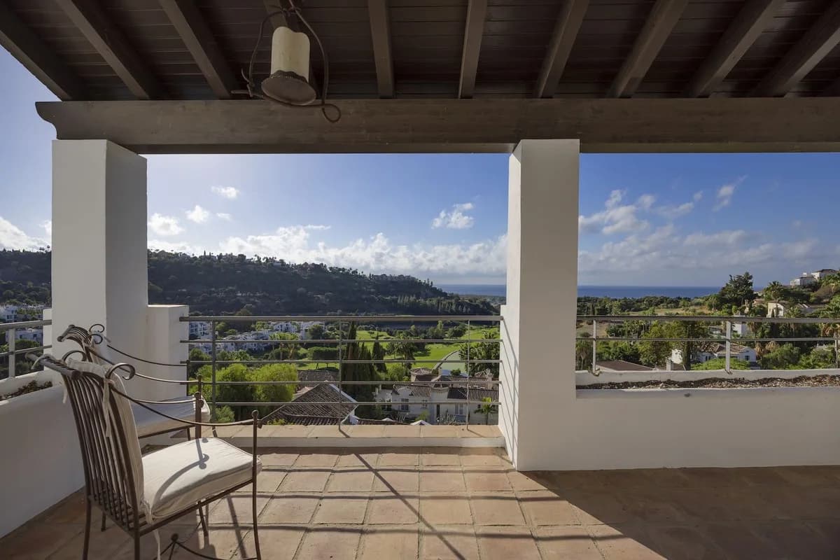 6 Bedroom Detached Villa for Sale in Benahavís, Málaga - Image 2