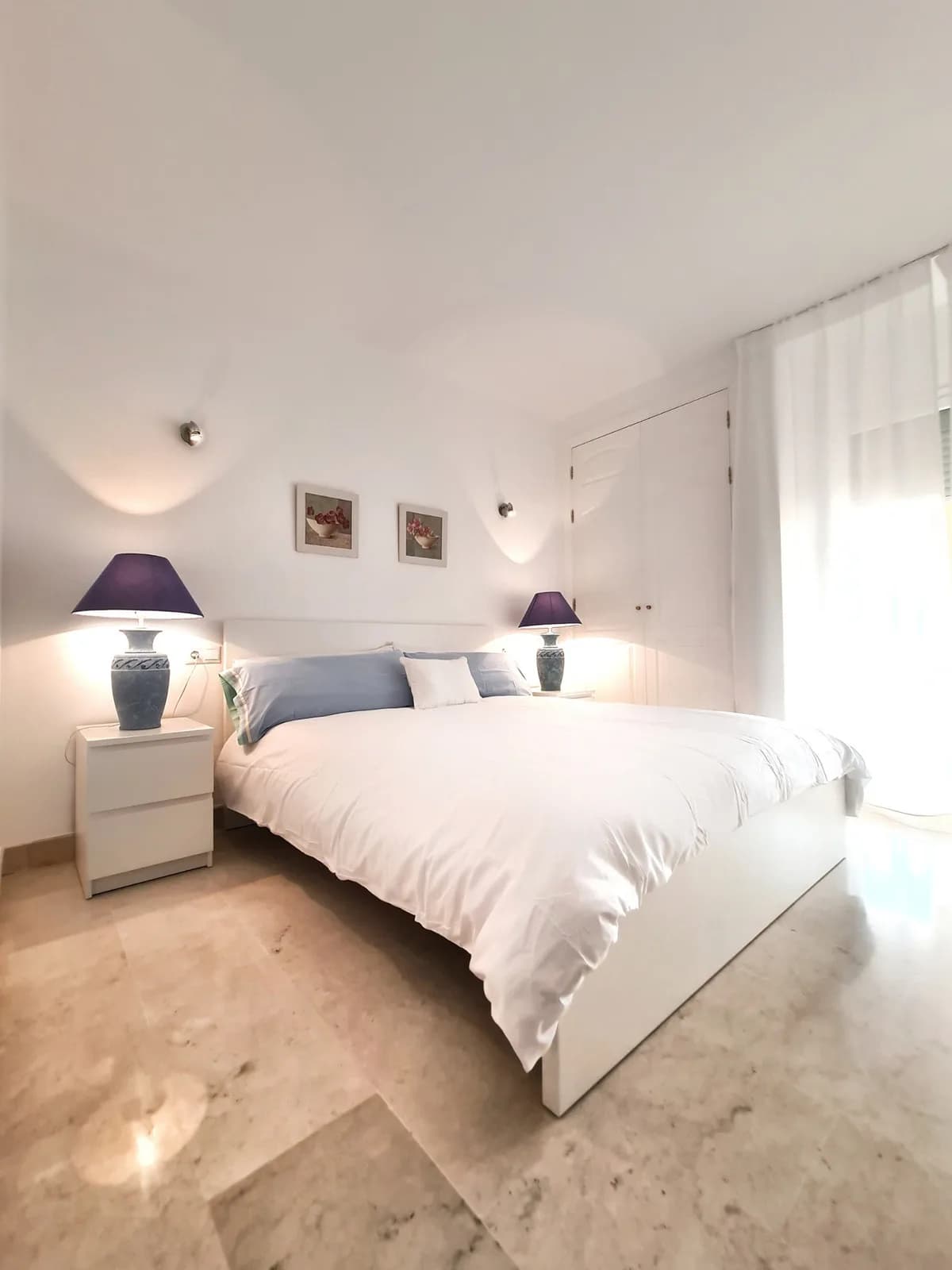 3 Bedroom Middle Floor Apartment for Sale in Elviria, Málaga - Image 9