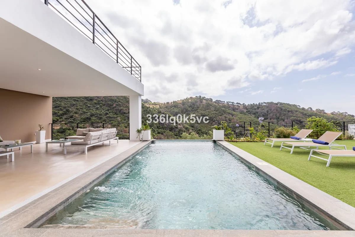 6 Bedroom Detached Villa for Sale in Benahavís, Málaga - Image 3