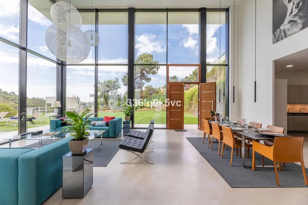 6 Bedroom Detached Villa for Sale in Benahavís, Málaga - Image 4