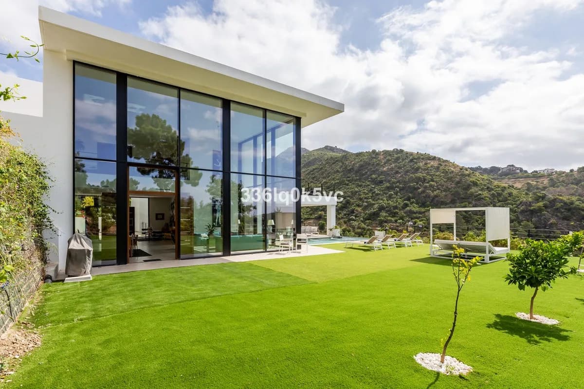 6 Bedroom Detached Villa for Sale in Benahavís, Málaga - Image 7