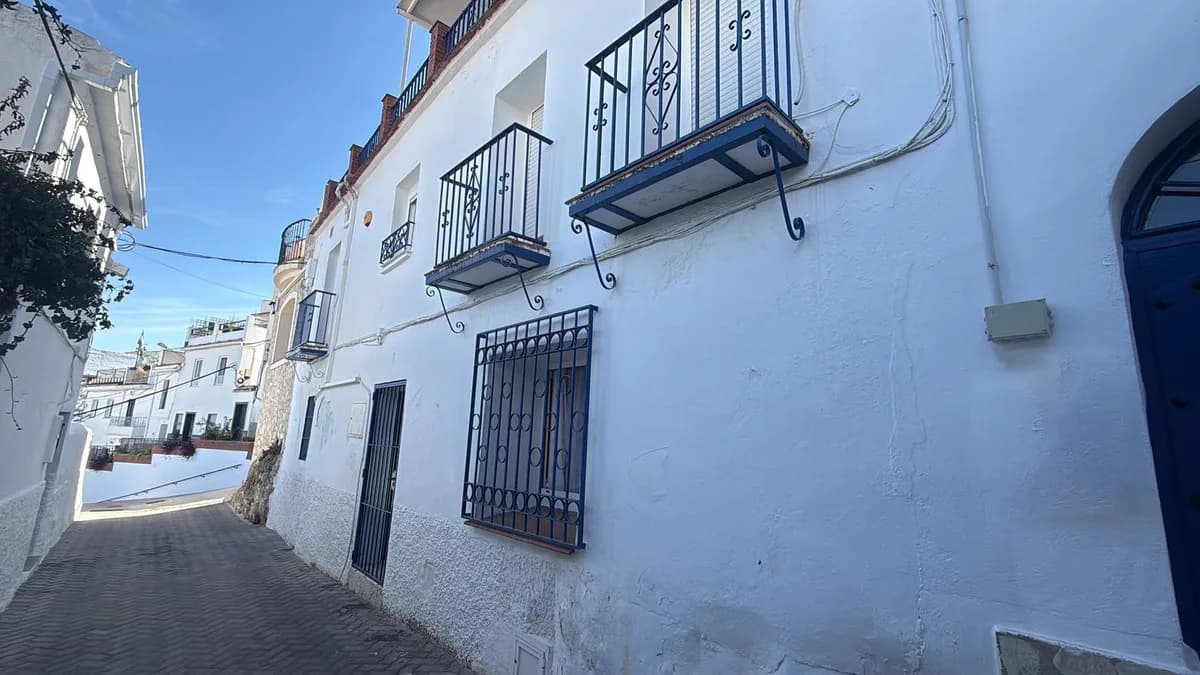 2 Bedroom Townhouse for Sale in Alhaurín el Grande, Málaga - Image 3
