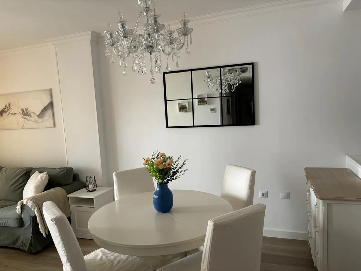 3 Bedroom Middle Floor Apartment for Sale in Marbella, Málaga - Image 8