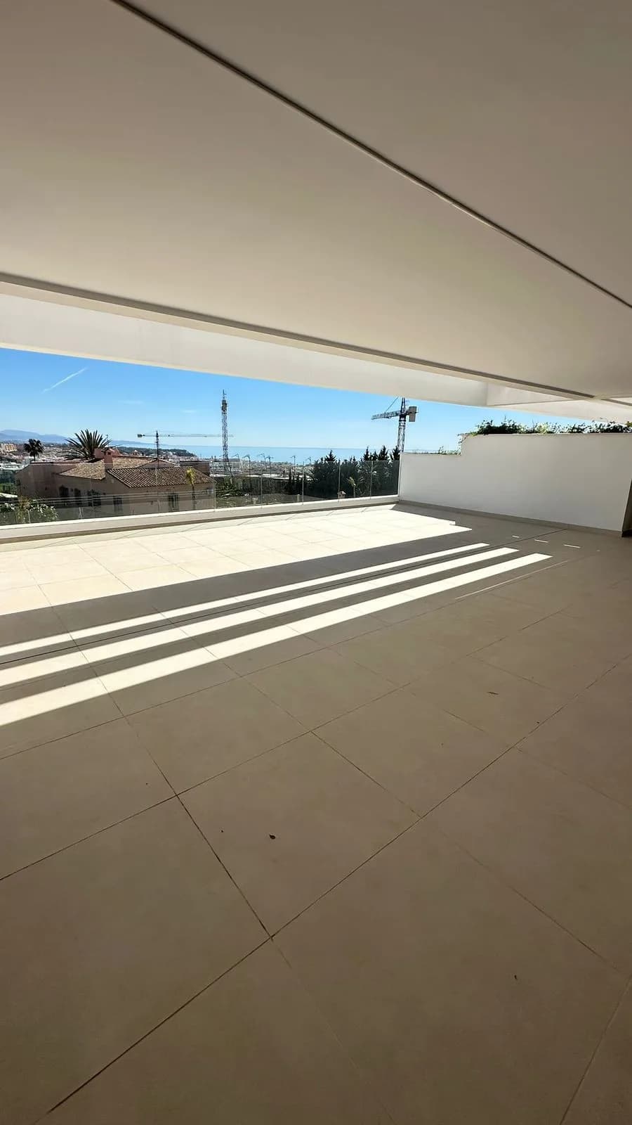 2 Bedroom Middle Floor Apartment for Sale in Estepona, Málaga - Image 6