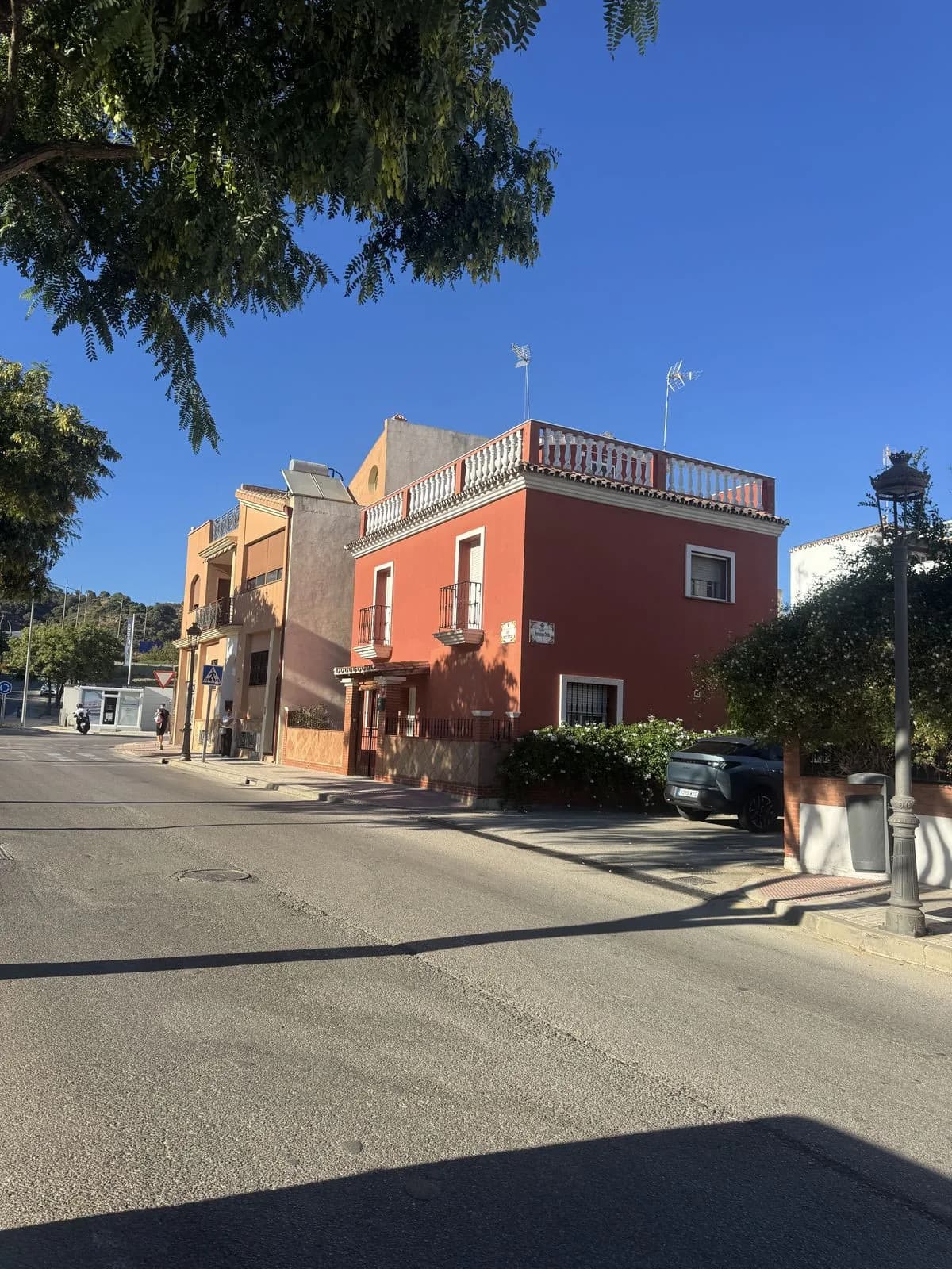 5 Bedroom Detached Villa for Sale in Estepona, Málaga