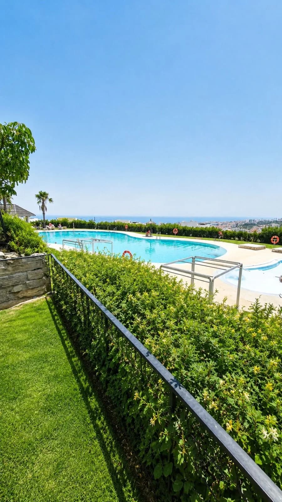 2 Bedroom Ground Floor Apartment for Sale in Estepona, Málaga