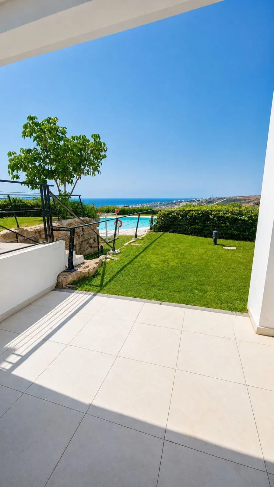 2 Bedroom Ground Floor Apartment for Sale in Estepona, Málaga - Image 2