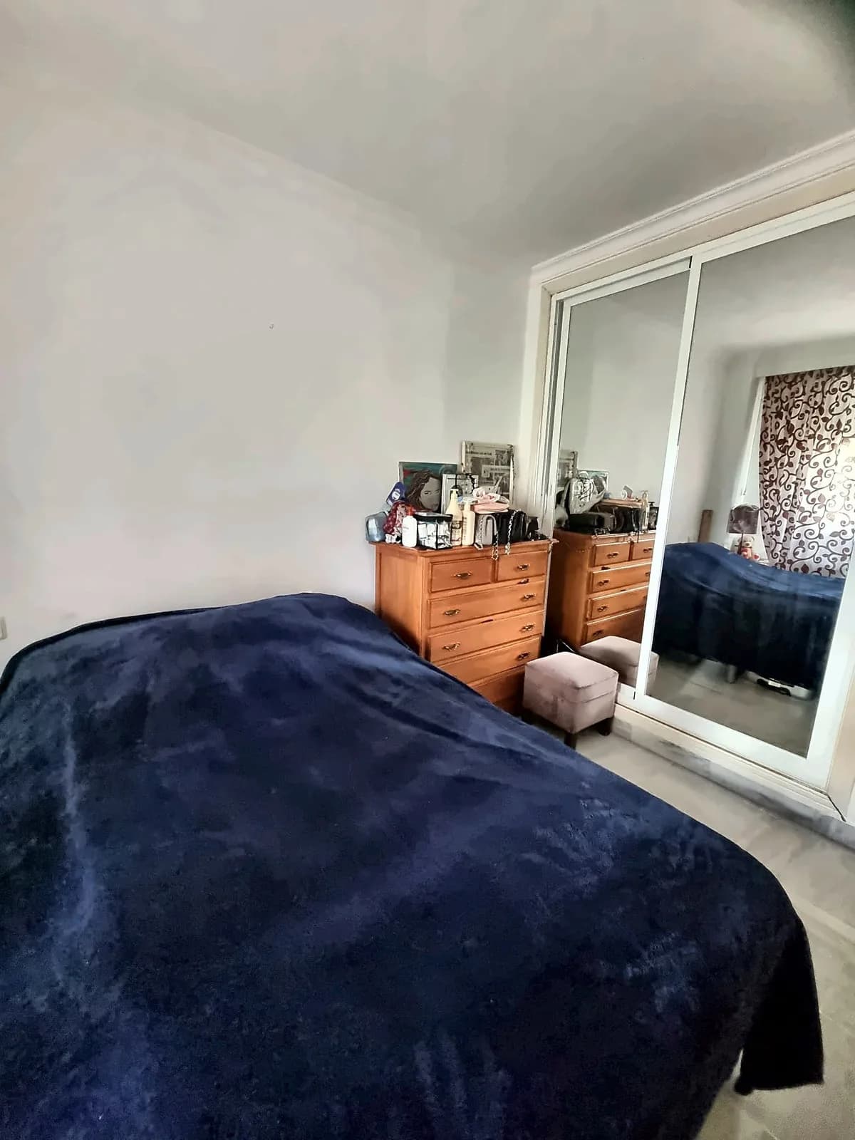 2 Bedroom Middle Floor Apartment for Sale in Nueva Andalucía, Málaga - Image 7