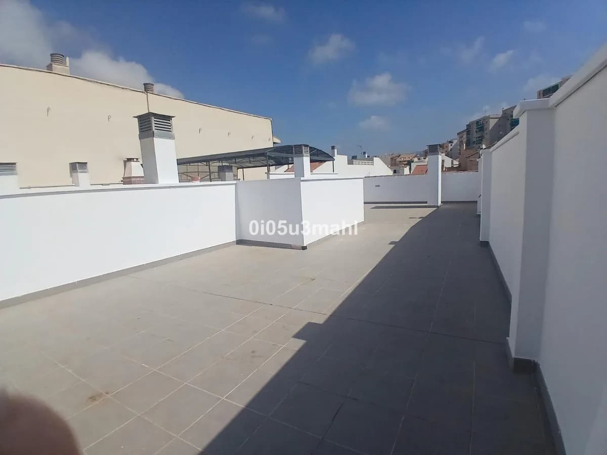 3 Bedroom Middle Floor Apartment for Sale in Centro Histórico, Málaga - Image 7
