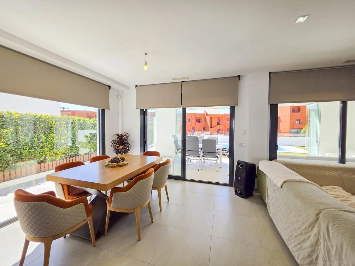 3 Bedroom Detached Villa for Sale in La Duquesa, Málaga - Image 4