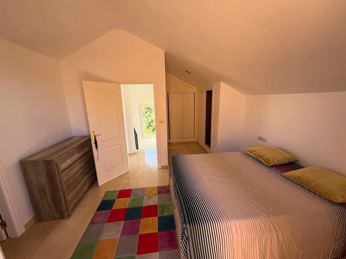 2 Bedroom Penthouse Duplex for Sale in Marbella, Málaga - Image 9