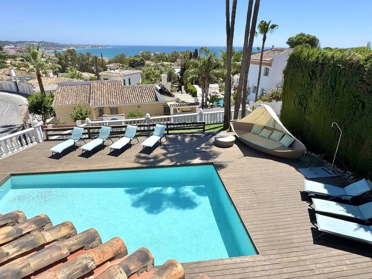 5 Bedroom Detached Villa for Sale in La Cala de Mijas, Málaga - Image 2