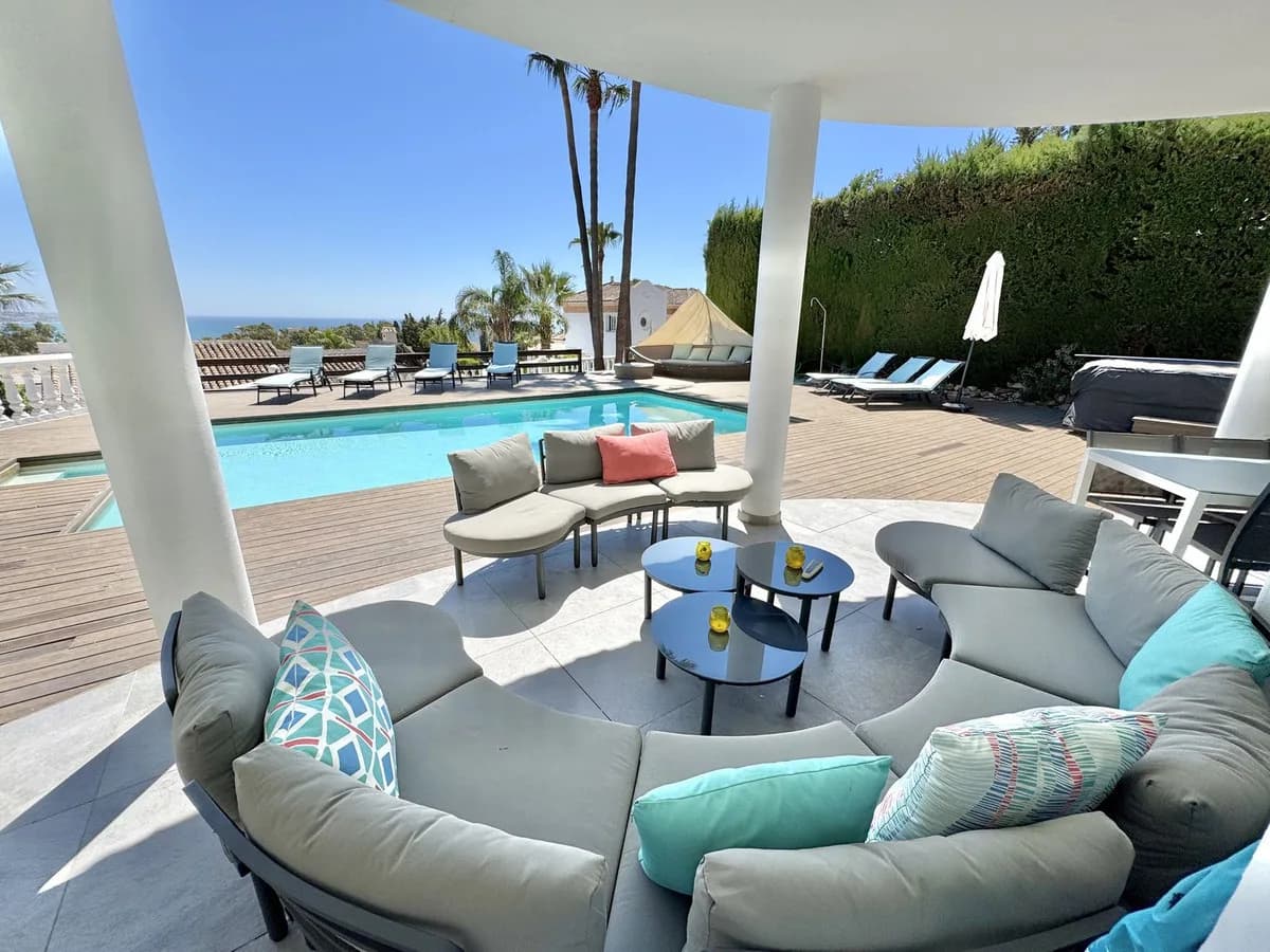 5 Bedroom Detached Villa for Sale in La Cala de Mijas, Málaga - Image 4