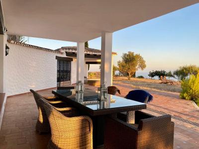 R4102684, Villa Detached in Las Chapas